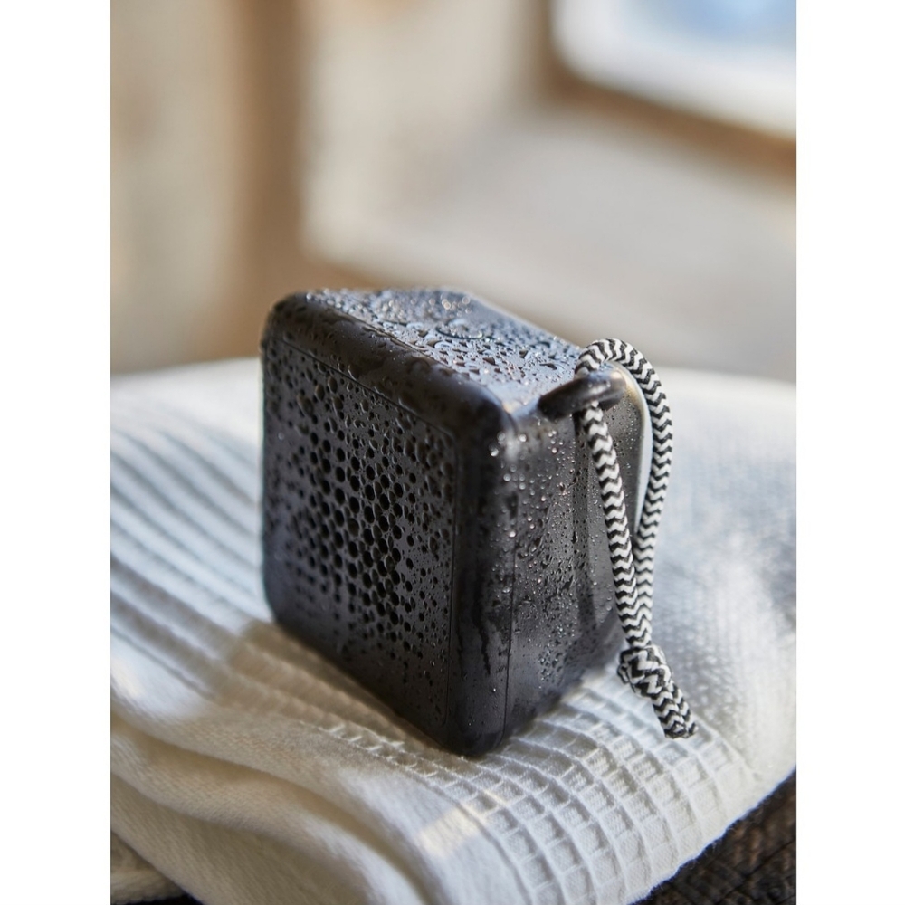 Portable Bluetooth speaker - Picture 2 of 4
